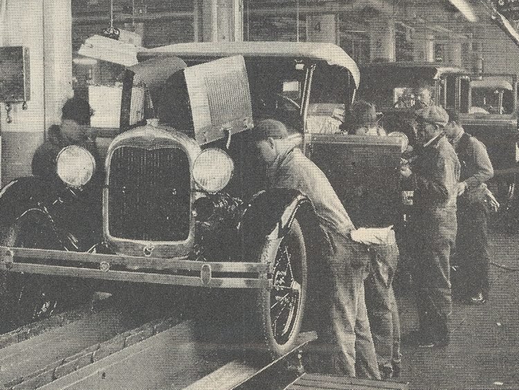 ford-assembly-line
